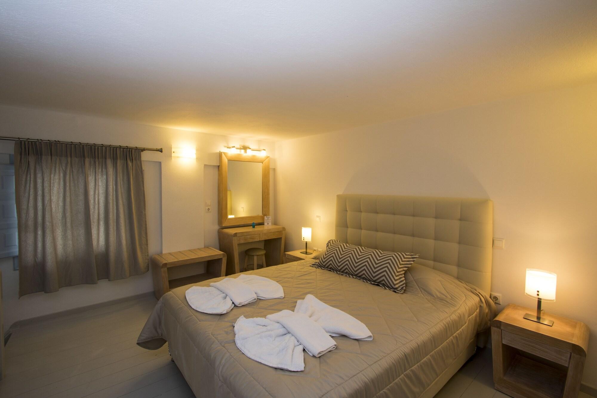 อีราโต้ อพาร์ทเม้นท์ Aparthotel ฟิรา ภายนอก รูปภาพ